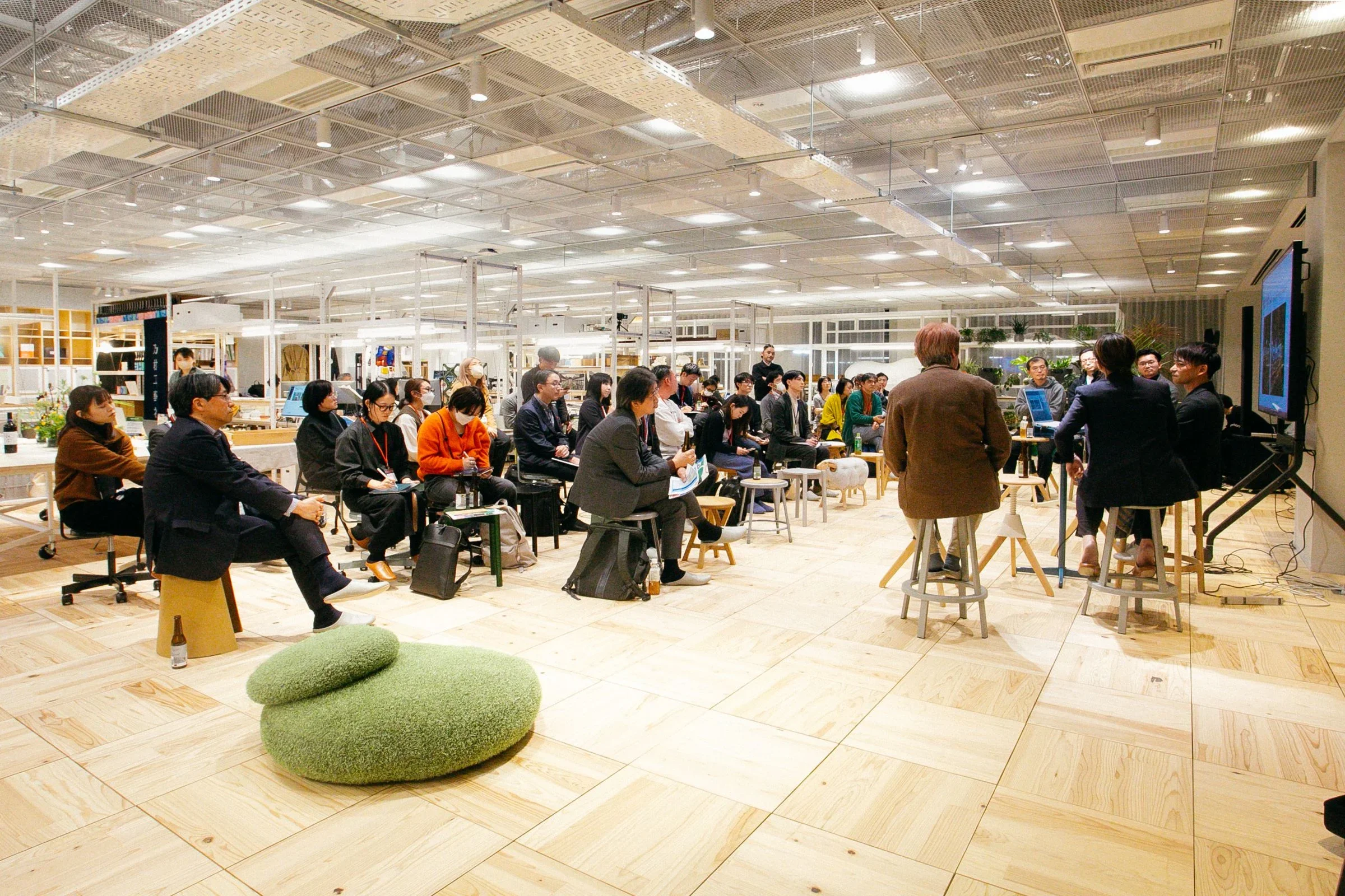 Creative Lab.