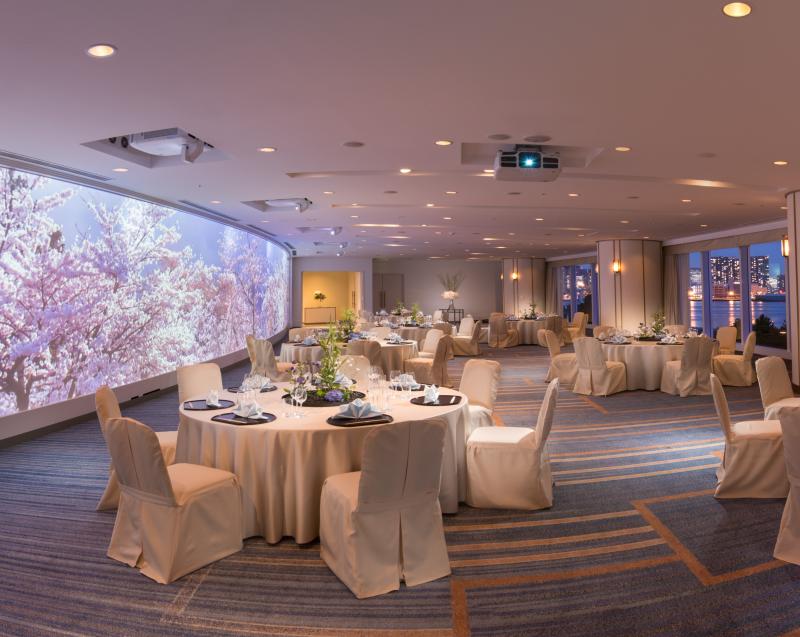 Luminous (Hilton Tokyo Odaiba)