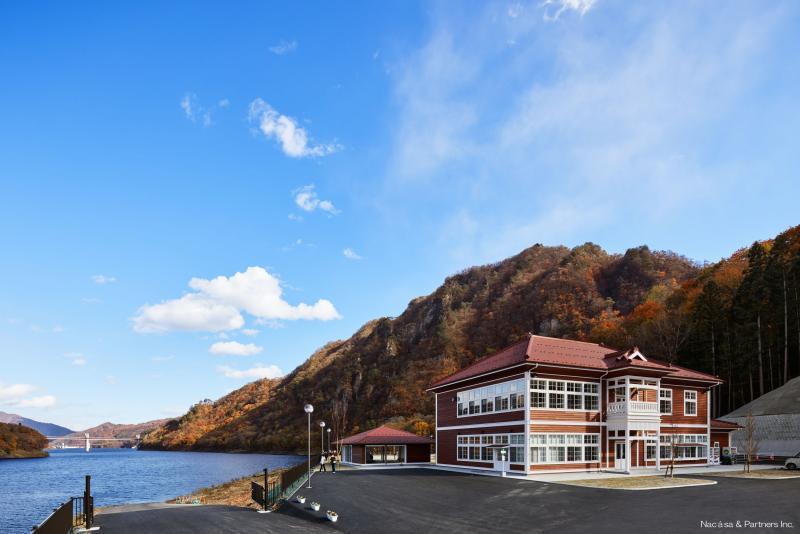 八场湖的车站丸岩