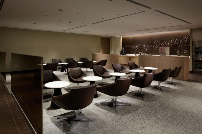 羽田空港JAL国際線サクララウンジ