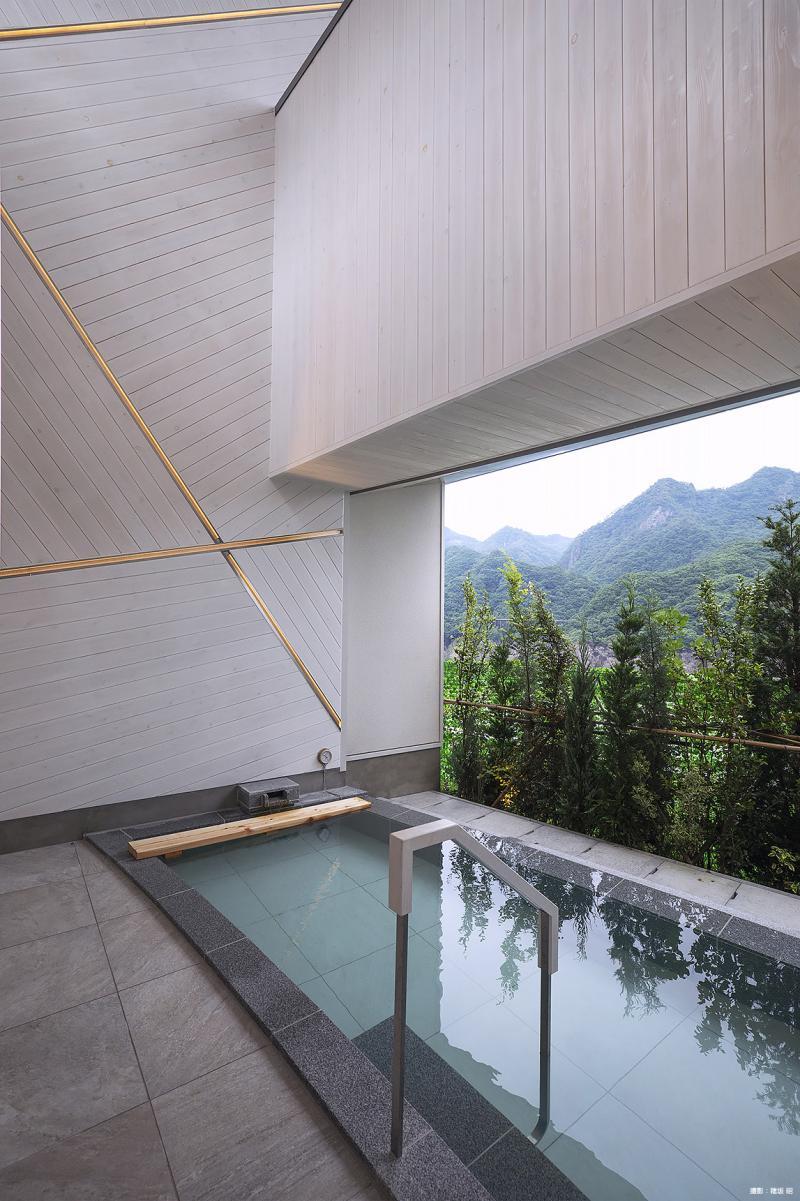 Kawarayu Onsen Playground NOA / Kawarayu Onsen Station Campsite