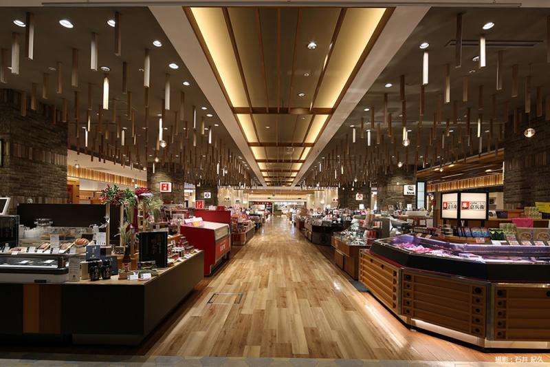 博多エキナカ『マイング』(マイング広場)