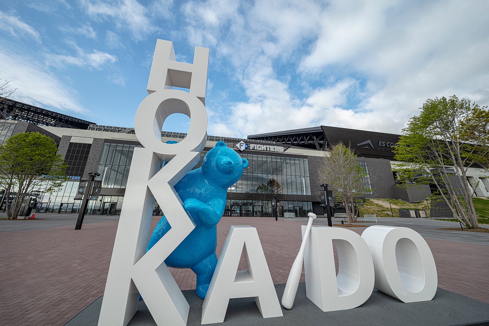 ES CON FIELD HOKKAIDO “Efu-san Welcome Monument”