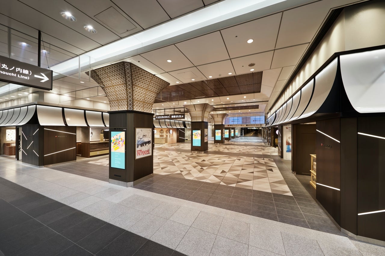 Tokyo Station Yaesu North Exit Concourse / Specialty Store "Tokyo Gift Palette"