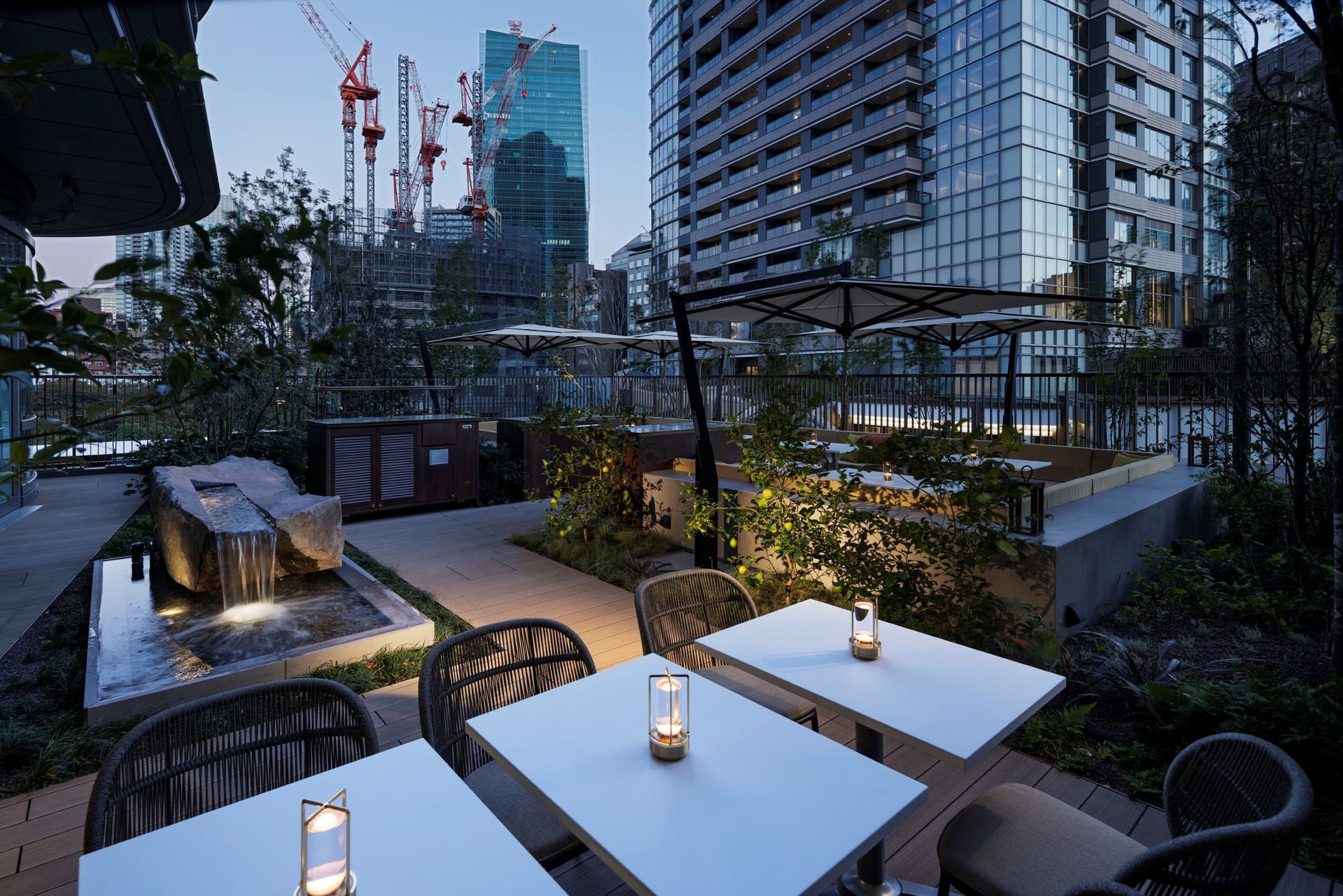 麻布台Hills Tower Plaza 3楼Balcony by6th/The Lovers’Lounge