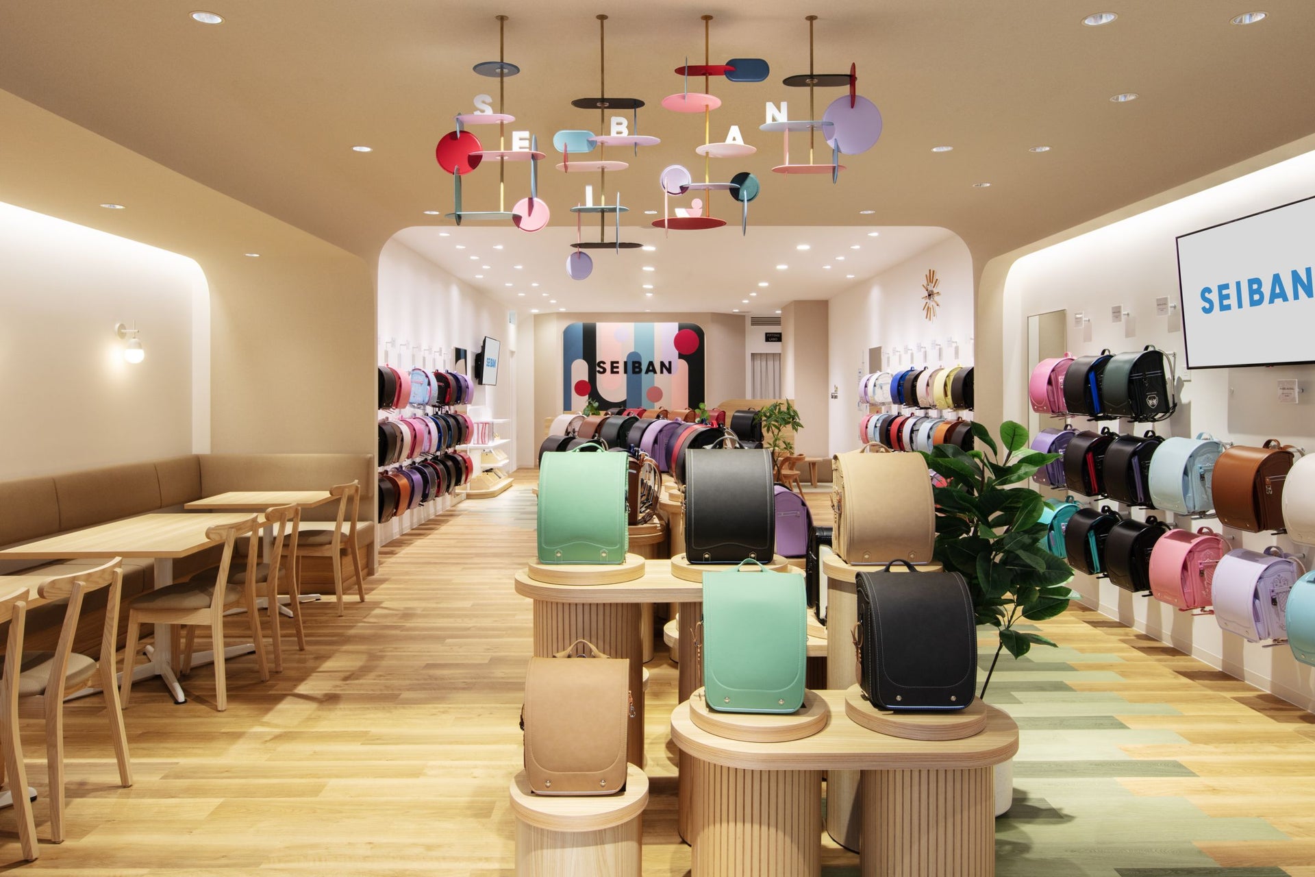 「天使のはね」のランドセルでおなじみのセイバン様による15店舗目の直営店 セイバン 横浜港北