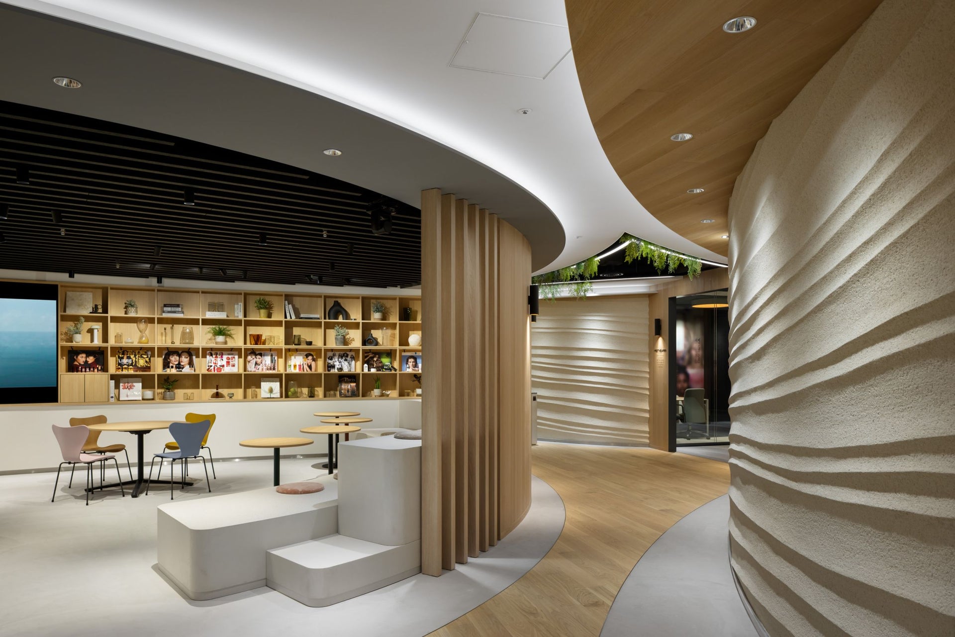 L'Oréal Japan Head Office Office "Beauty Valley"
