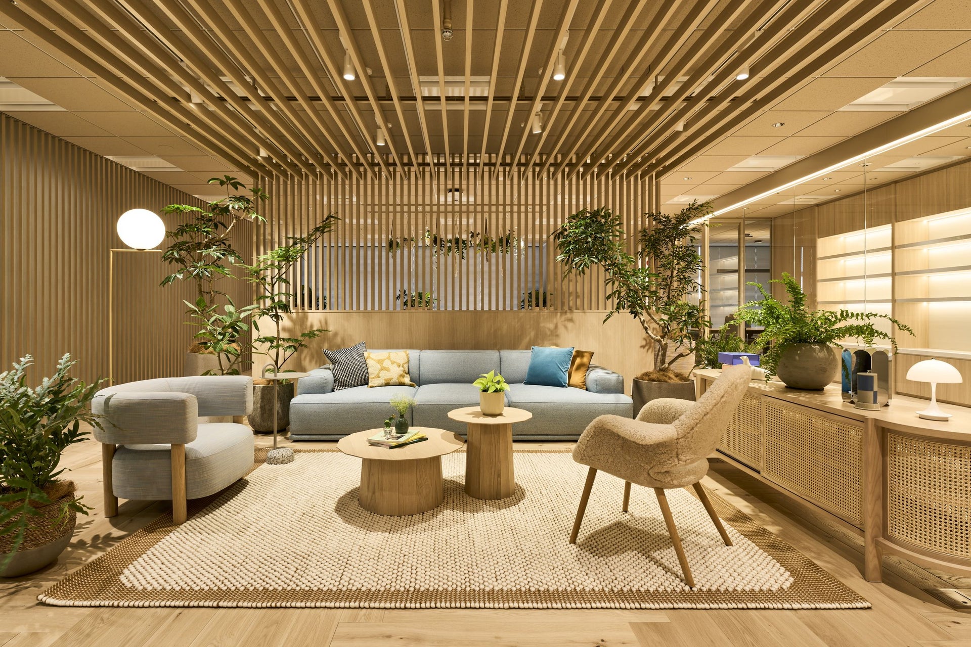 トーマントイズ東京本社2